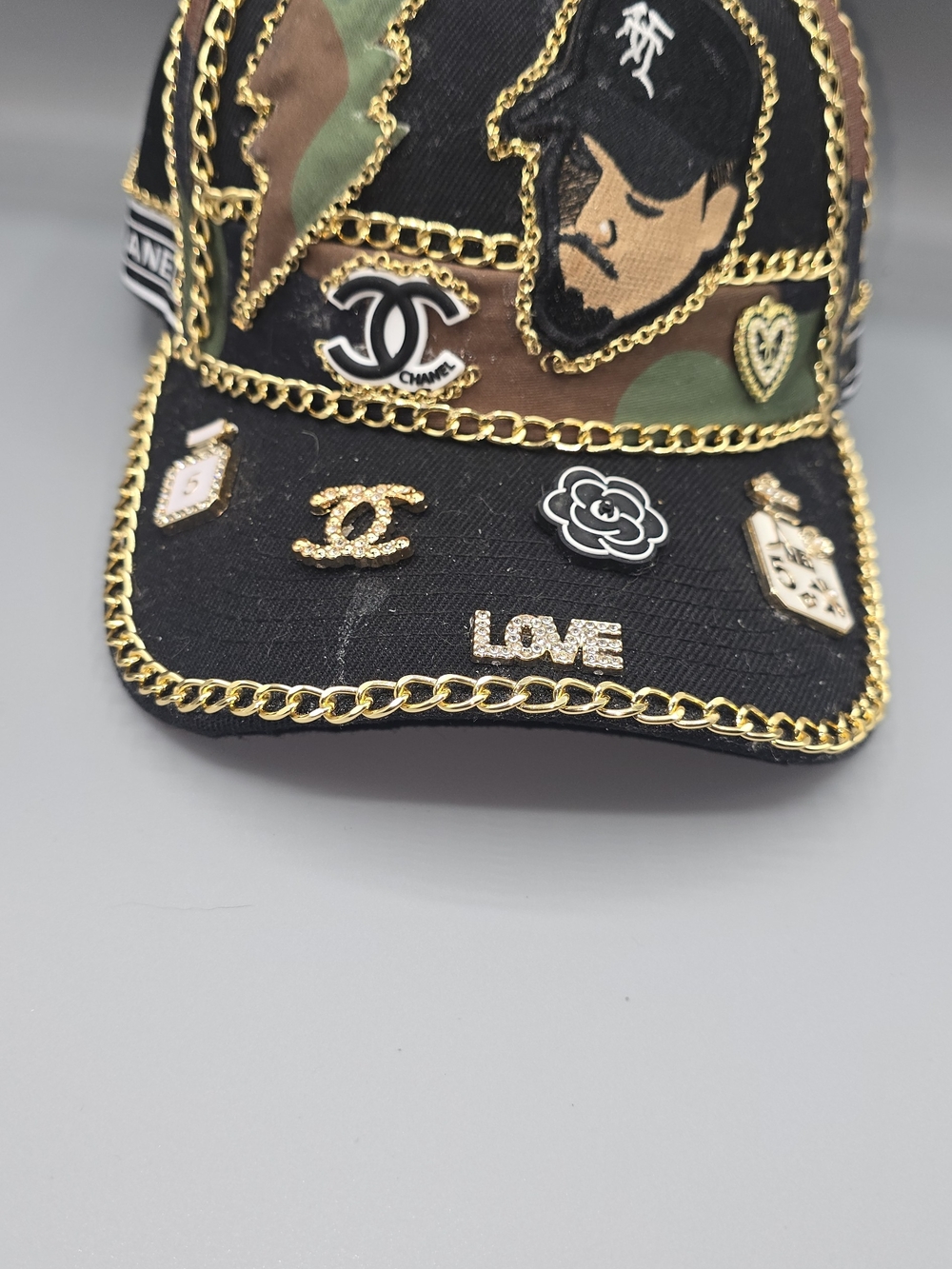 CHRIS BROWN CAMOFLAUGE HAT AND TIE NECKLACE. - Picture 4 of 10